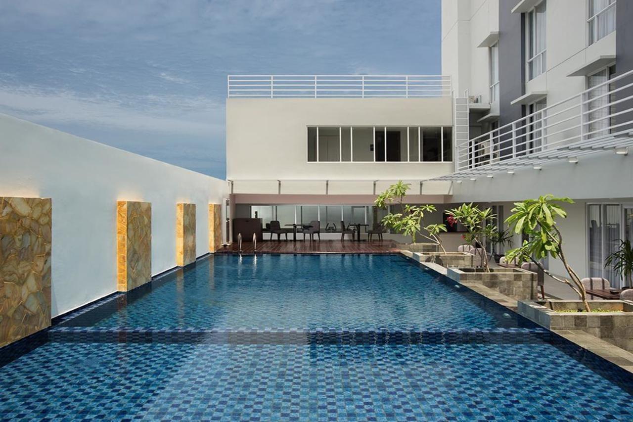 Hotel Santika Pekalongan Luaran gambar