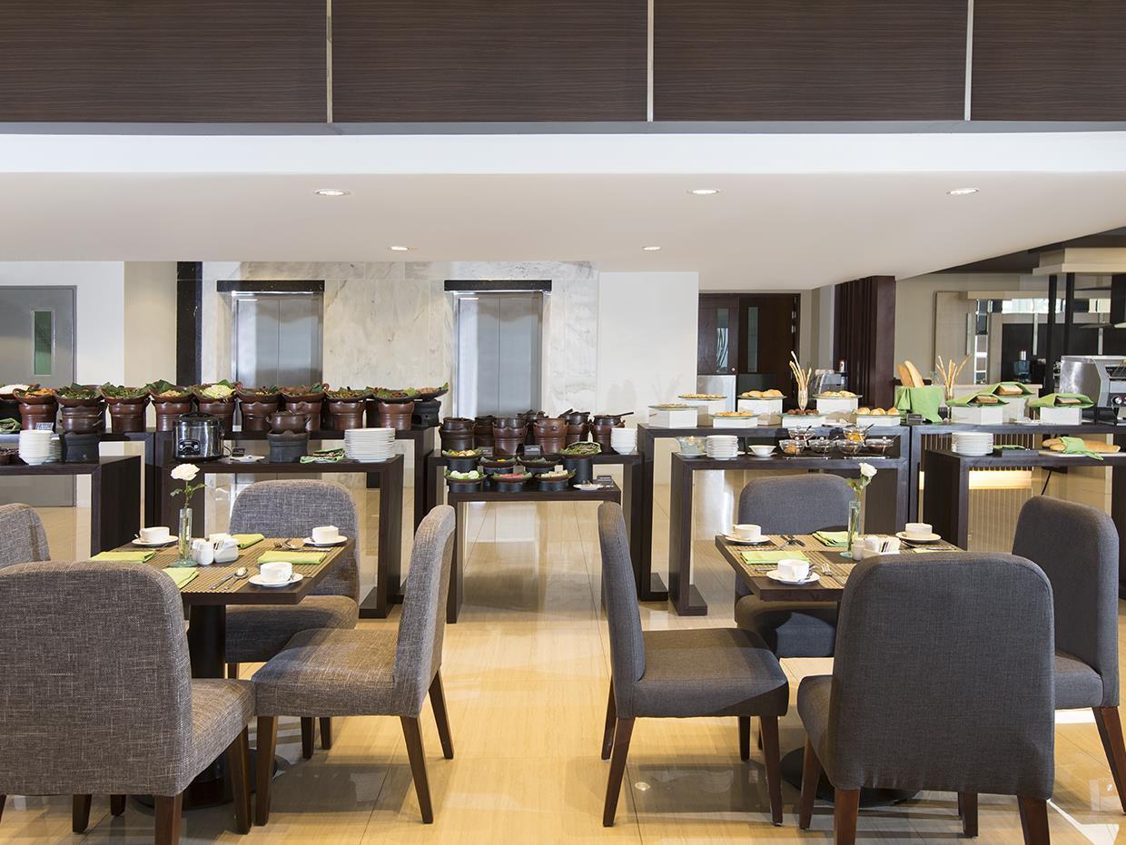 Hotel Santika Pekalongan Luaran gambar