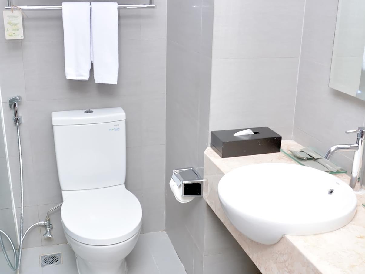 Hotel Santika Pekalongan Luaran gambar