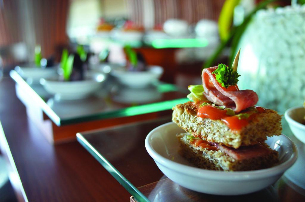 Hotel Santika Pekalongan Luaran gambar
