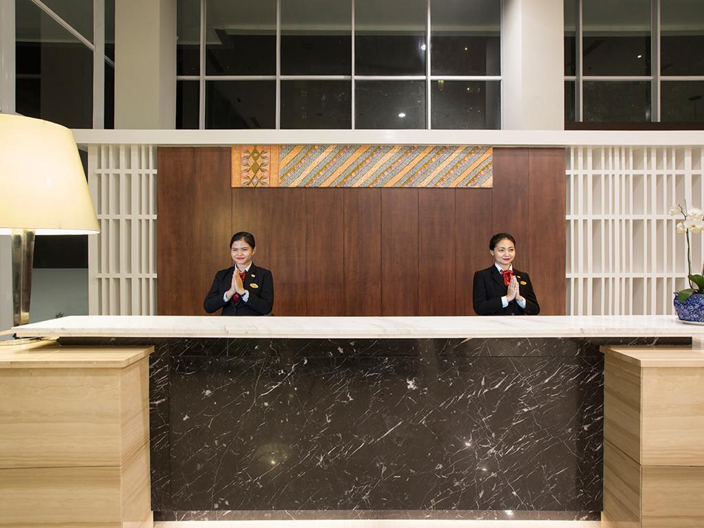 Hotel Santika Pekalongan Luaran gambar