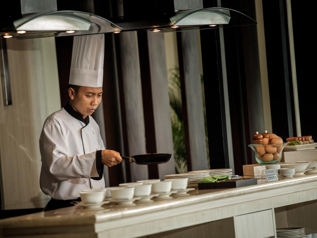 Hotel Santika Pekalongan Luaran gambar