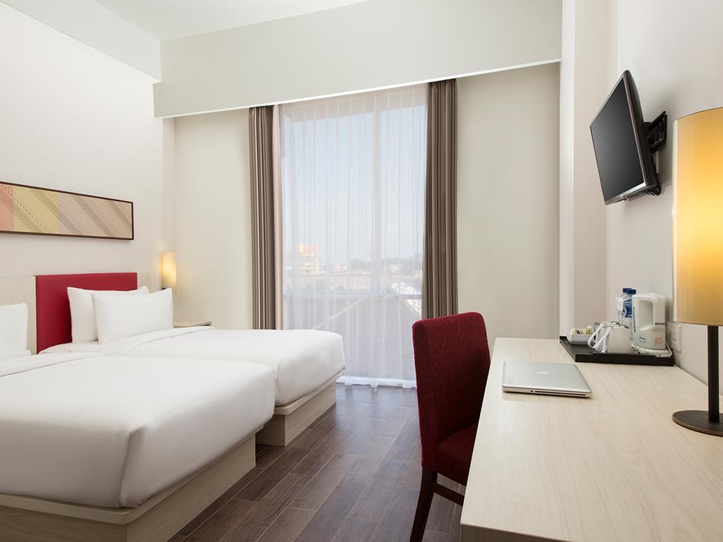 Hotel Santika Pekalongan Luaran gambar