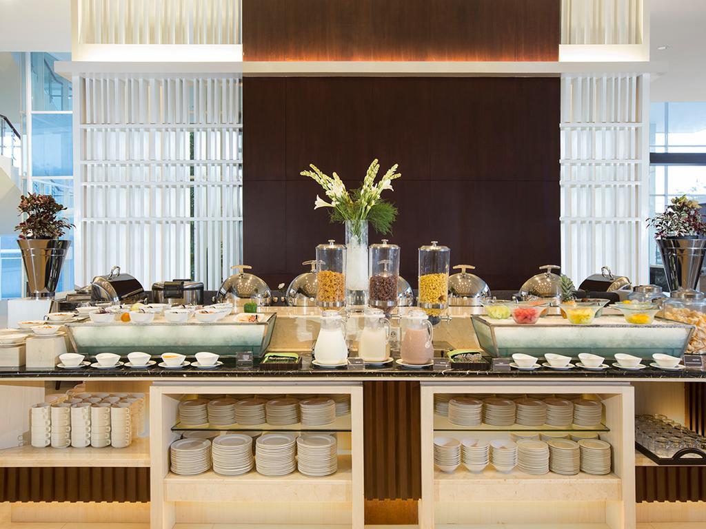 Hotel Santika Pekalongan Luaran gambar