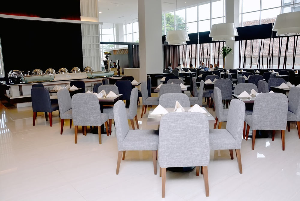 Hotel Santika Pekalongan Luaran gambar