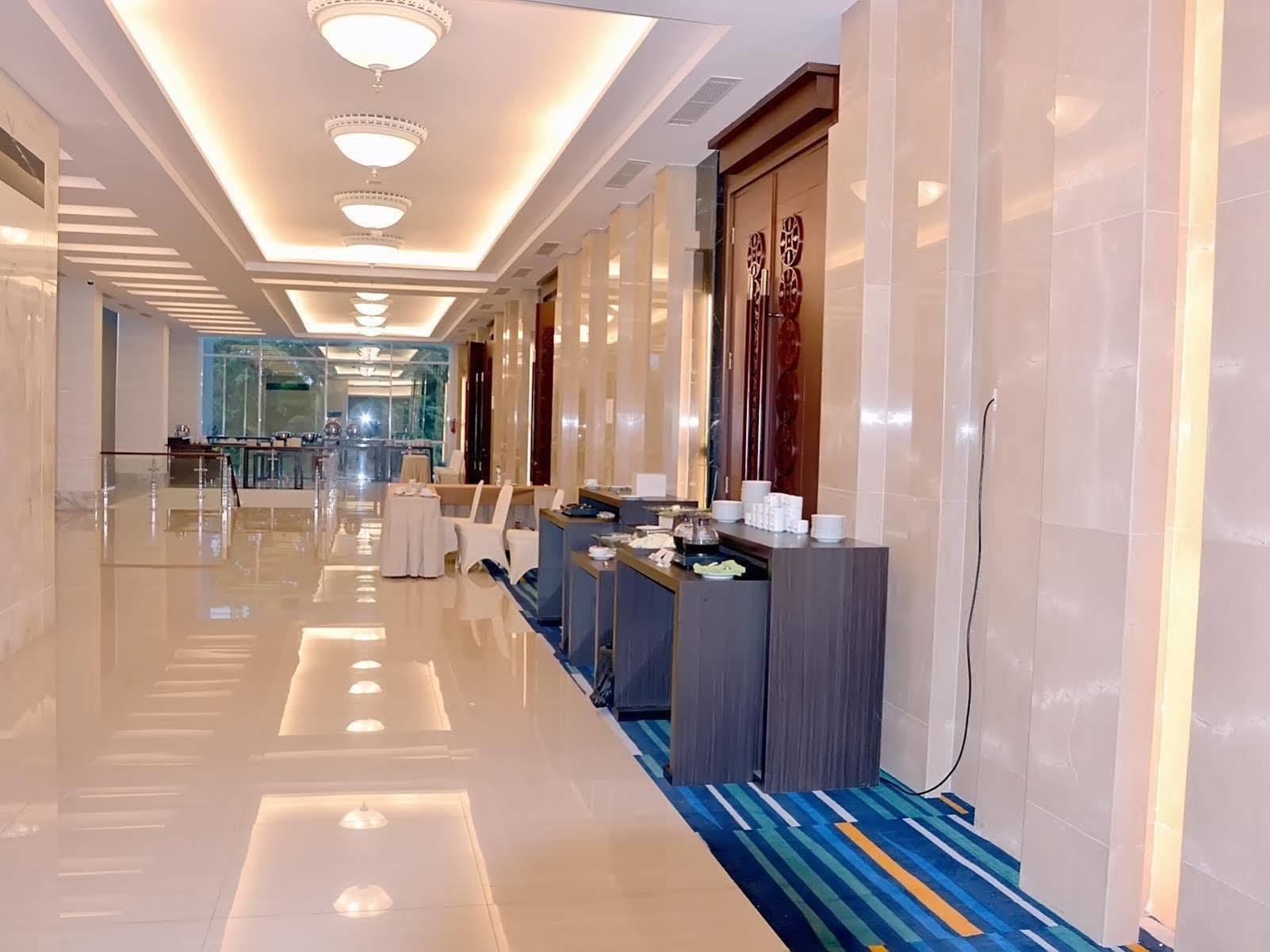 Hotel Santika Pekalongan Luaran gambar