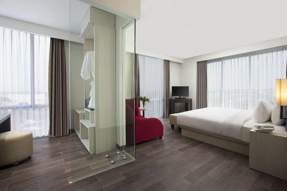 Hotel Santika Pekalongan Luaran gambar